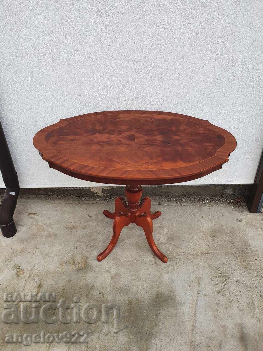 Beautiful vintage coffee table, solid wood!!!