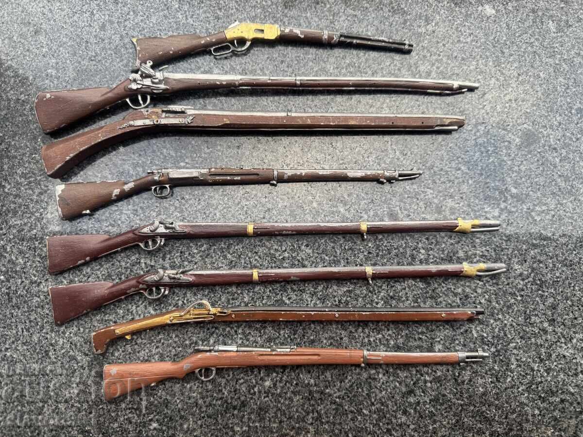 Μινιατούρες διακοσμητικά τουφέκια συλλογή με τιμή 69.00 BGN | € 35.28 Μινιατούρες διακοσμητικά τουφέκια συλλογή με τιμή 69.00 BGN | € 35.28