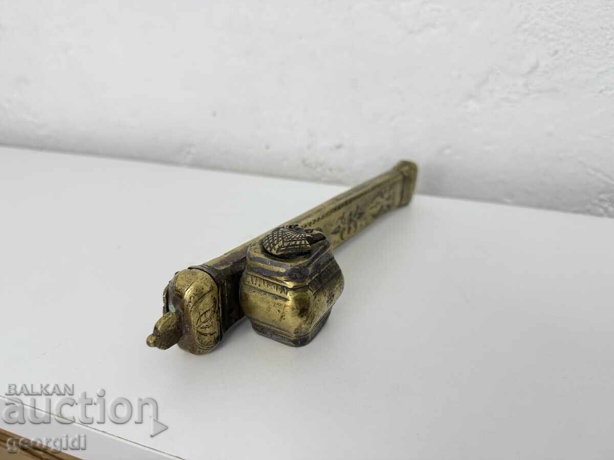 Аукцион Традиционен бронзов девит / мастилница / писалище №7629
