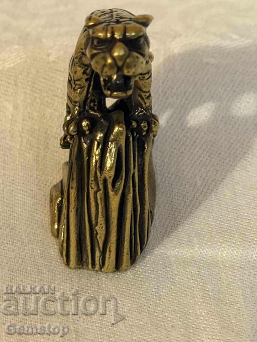 Παράδοση ΕΚΠΤΩΣΗ! 74 γραμμάρια στυλιζαρισμένο χάλκινο ειδώλιο τίγρης από 1 st! Παράδοση ΕΚΠΤΩΣΗ! 74 γραμμάρια στυλιζαρισμένο χάλκινο ειδώλιο τίγρης από 1 st!