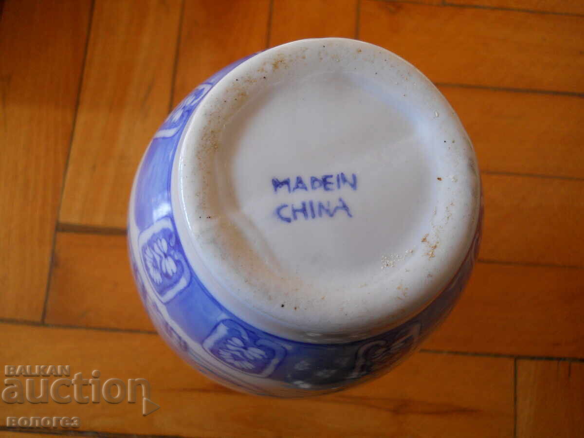 Licitație Vasă antică din porțelan (China) Licitație Vasă antică din porțelan (China)