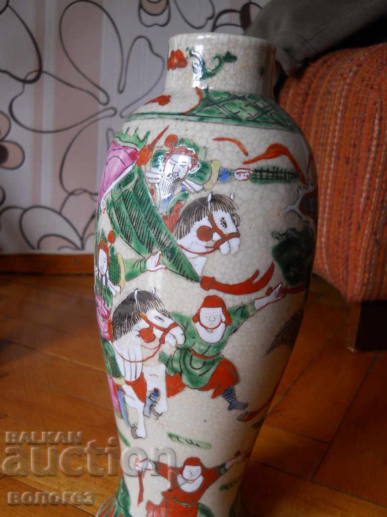 Porcelain vase depicting battle scenes (China) - 5