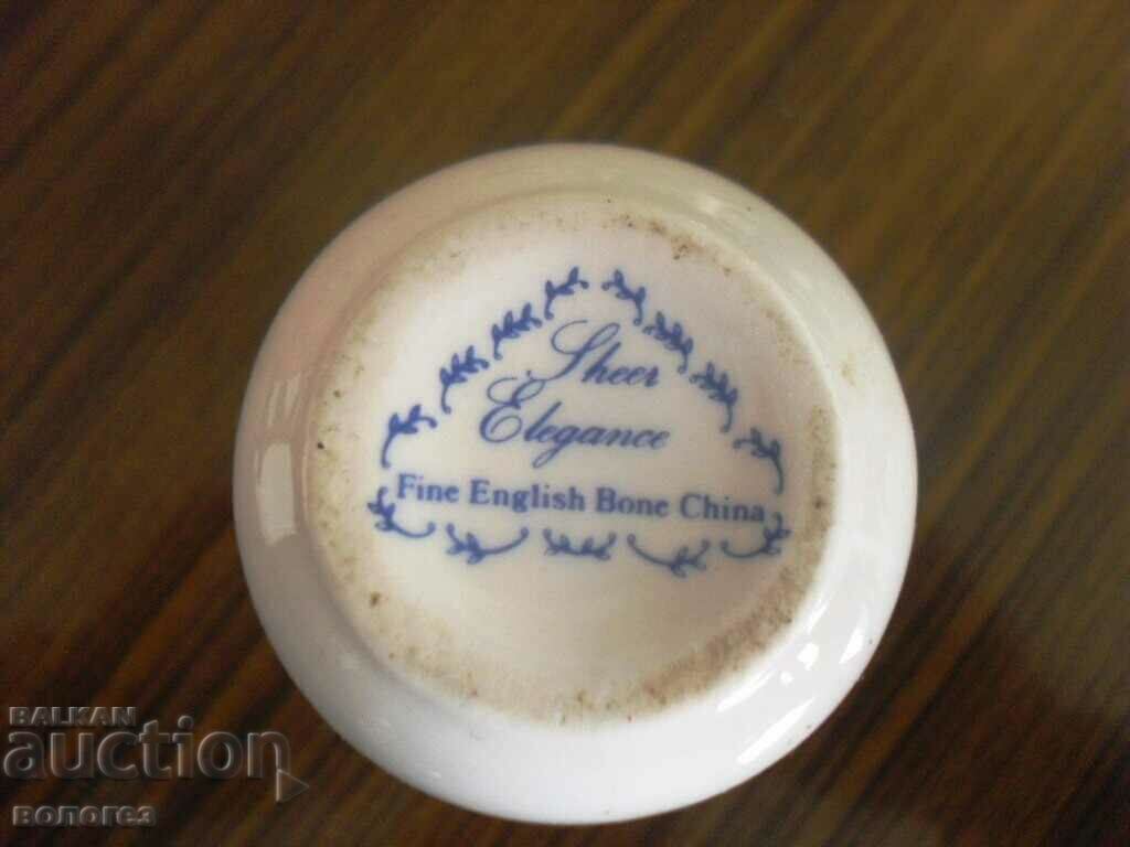 Αντίκα πορσελάνινο βάζο "Sheer Elegance" - Αγγλία με τιμή 35.00 BGN | € 17.90