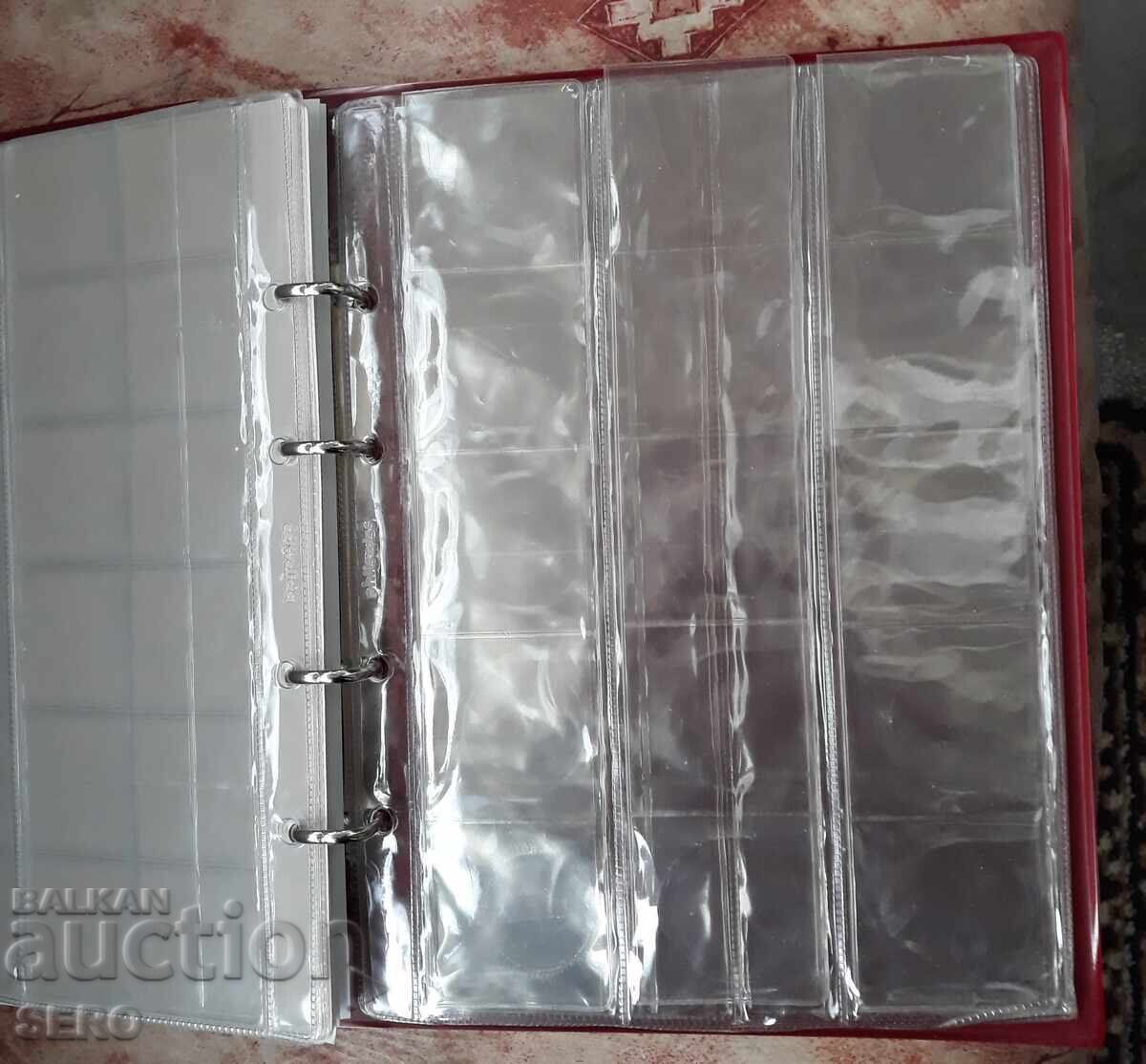 Delivery of Coin album with 10 sheets for 212 coins of different sizes