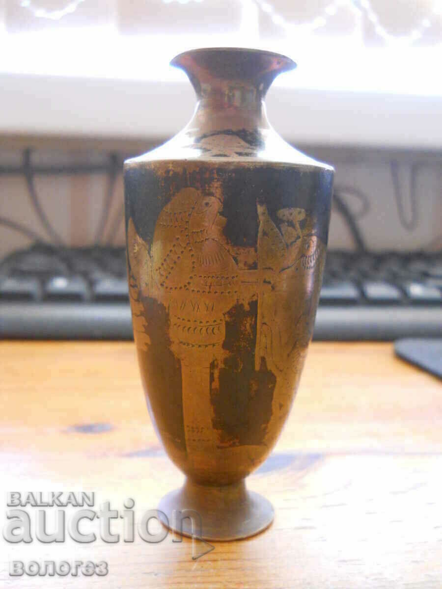 Auction  Small bronze vase with ancient Egyptian motifs