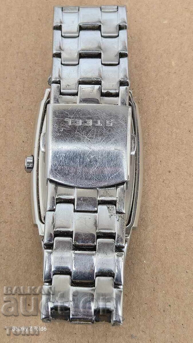 Παράδοση GUESS QUARTZ ΣΠΑΝΙΟ ΔΕΝ ΞΕΡΩ ΑΝ ΛΕΙΤΟΥΡΓΕΙ BZC !!!!