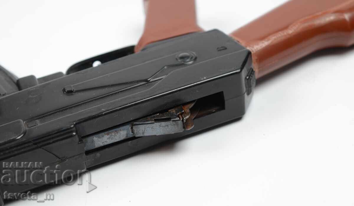 Delivery of Children's plastic toy AK-47 Delivery of Children's plastic toy AK-47