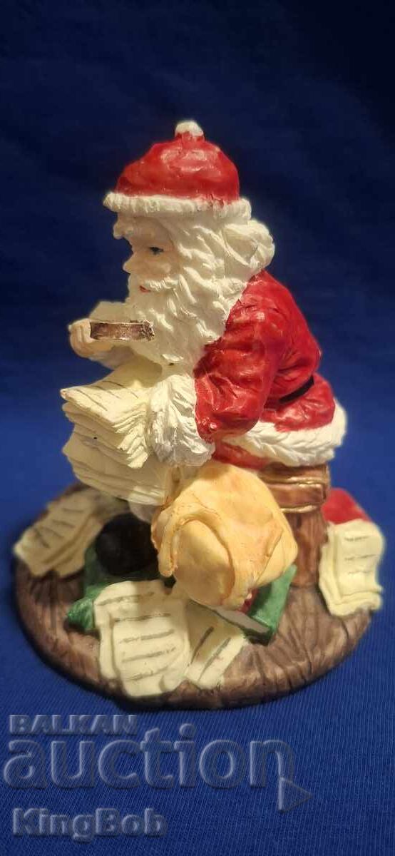 ΠΑΠΠΟΥΣ ΧΡΙΣΤΟΥΓΕΝΝΙΑΤΙΚΟΣ ΔΙΑΒΑΖΕΙ ΤΗ ΛΙΣΤΑ ΜΕ ΤΑ ΥΠΑΚΟΥΑ ΚΑΙ ΑΔΙΣΤΑΚΤΑ ΠΑΙΔΙΑ με τιμή 10.00 BGN | € 5.11