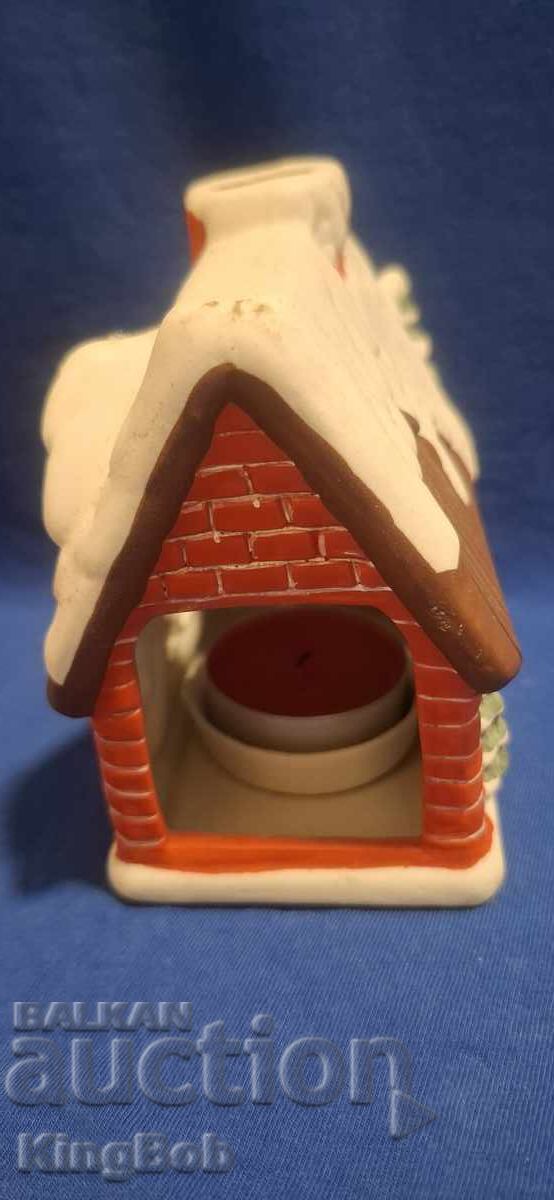 ΕΚΛΕΠΤΙΣΜΕΝΟ ΧΡΙΣΤΟΥΓΕΝΝΙΑΤΙΚΟ ΣΠΙΤΑΚΙ ΑΠΟ ΜΠΙΣΚΟΤΑ με τιμή 10.00 BGN | € 5.11