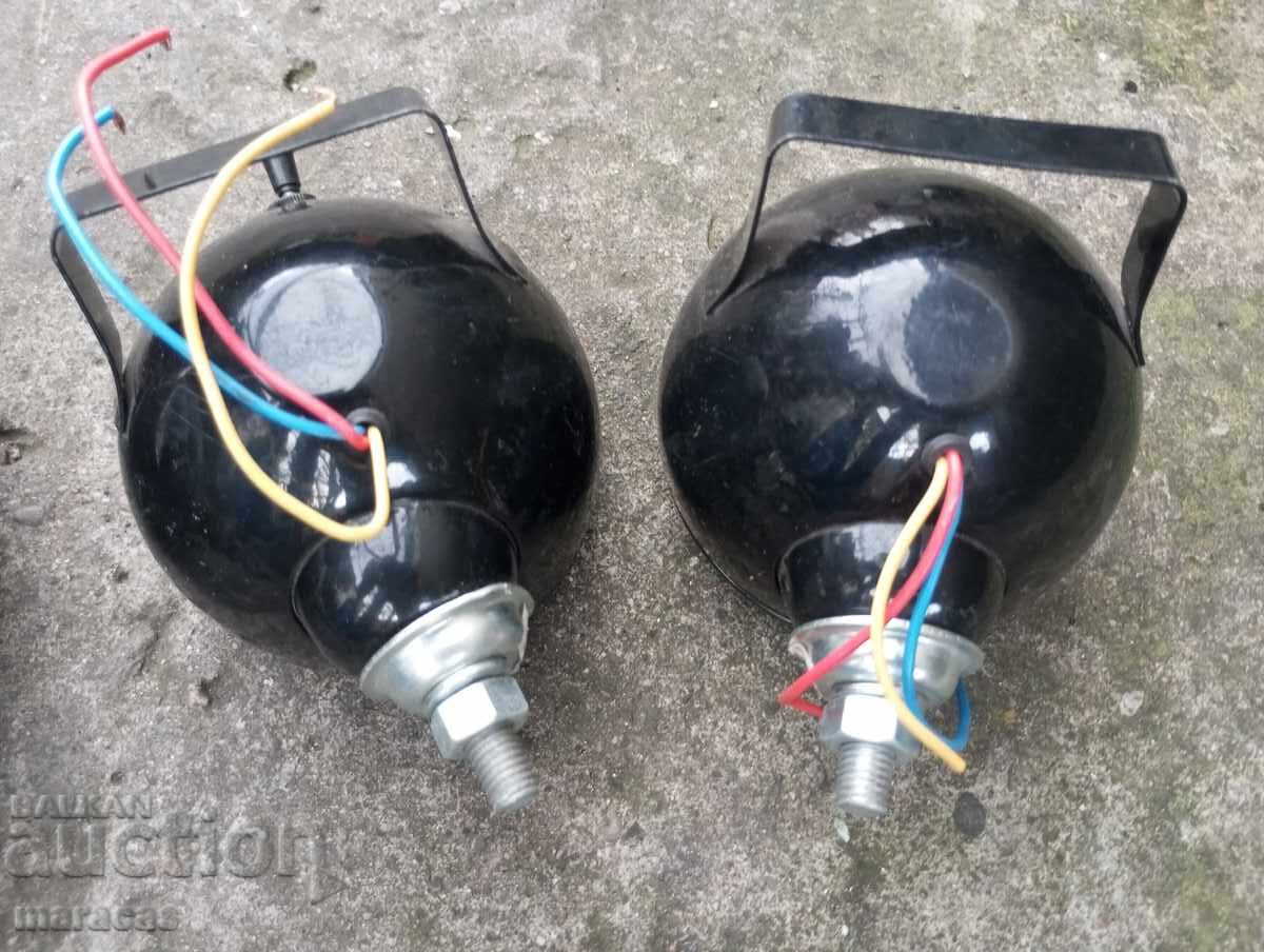 Delivery of Car headlights Delivery of Car headlights