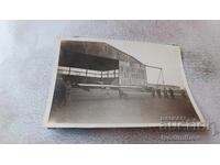 Φωτογραφία Ανέμου Αεροπλάνου μπροστά από υπόστεγο 1931