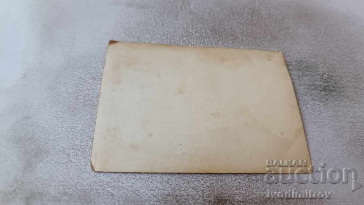 Снимка Момиченце със сомбреро на брега на морето с цена 2.45 лв. | € 1.25 Снимка Момиченце със сомбреро на брега на морето с цена 2.45 лв. | € 1.25