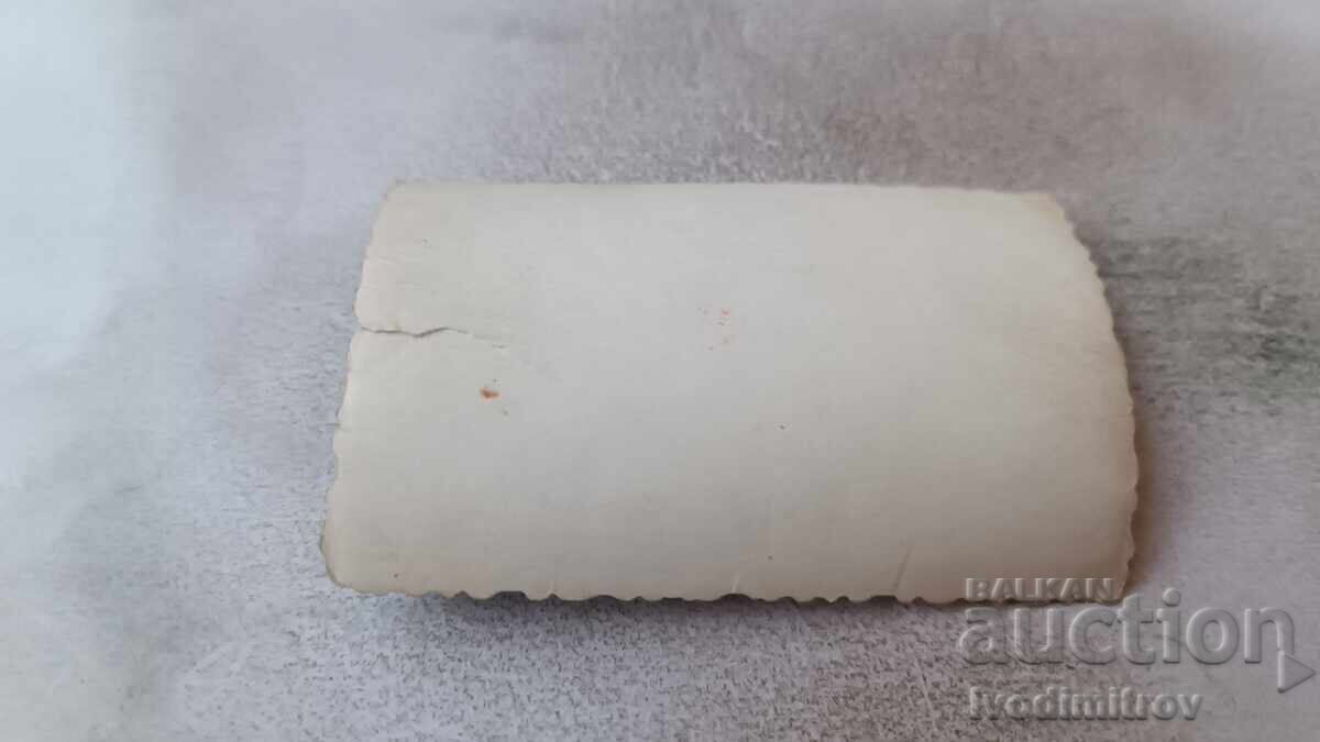 Φωτογραφία Κοριτσιού στην Παραλία με τιμή 2.45 BGN | € 1.25