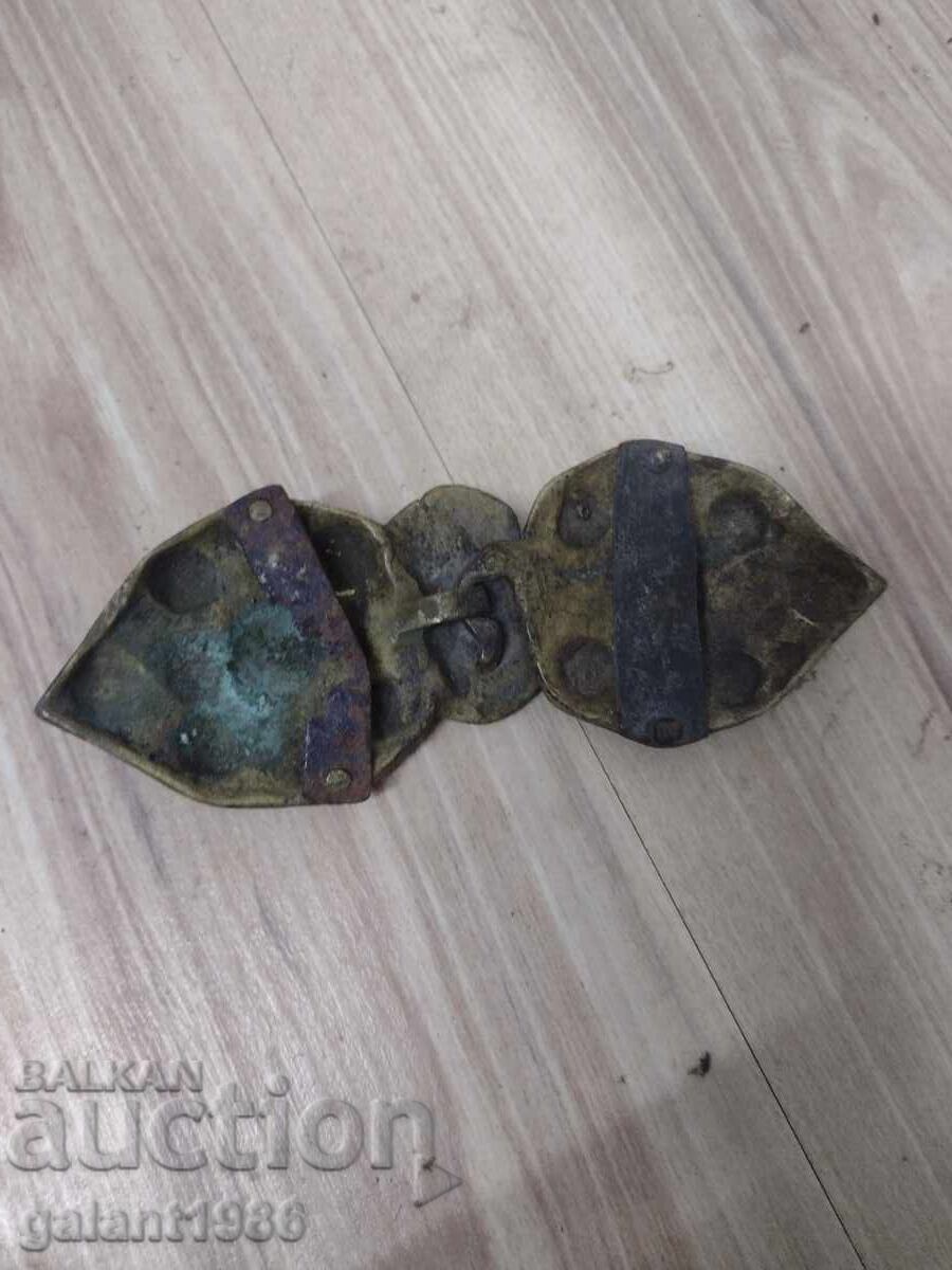 Pafti with price 32.00 BGN | € 16.36 Pafti with price 32.00 BGN | € 16.36