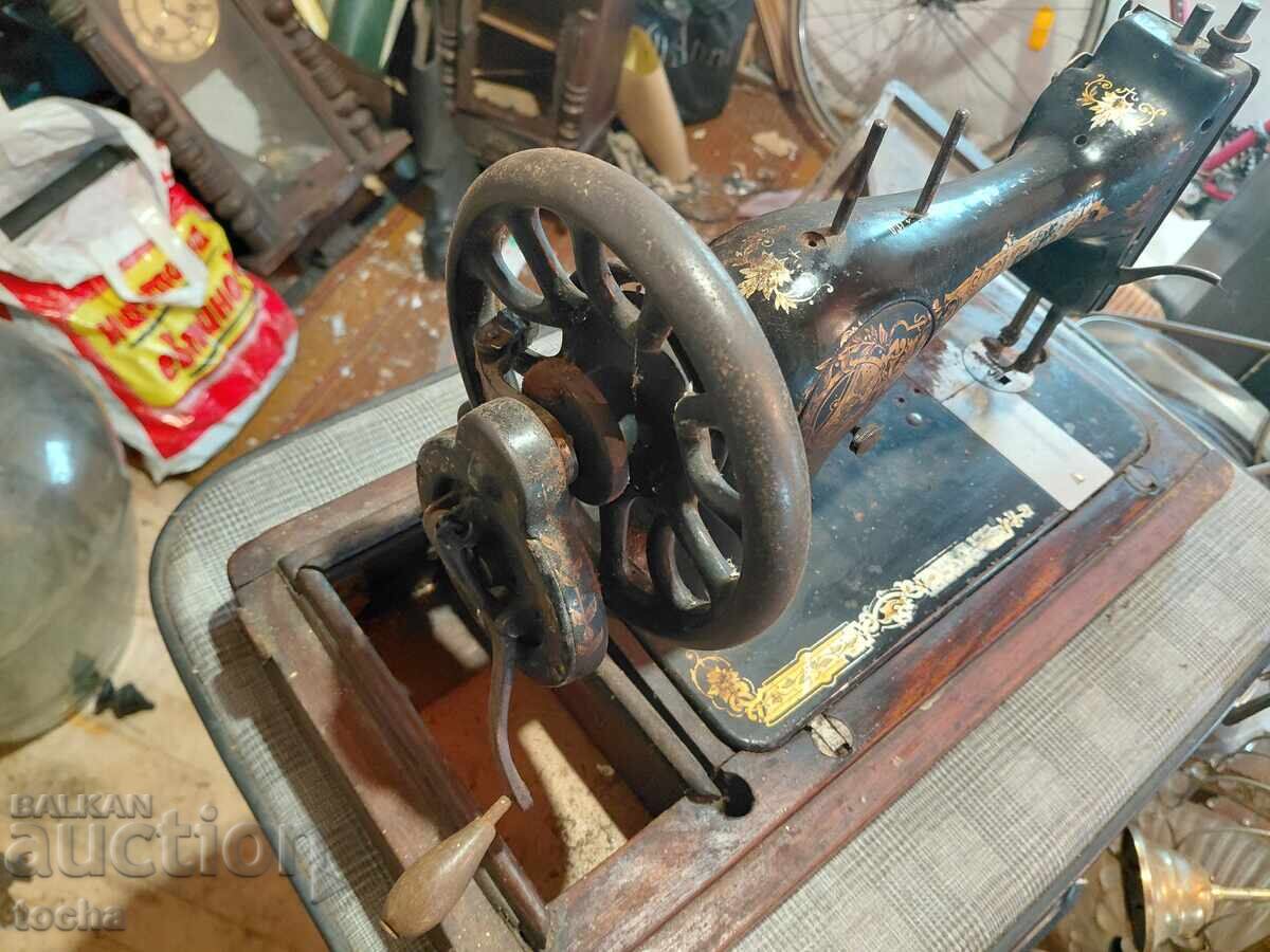 Ραπτομηχανή Singer . BZC με τιμή 6.50 BGN | € 3.32 Ραπτομηχανή Singer . BZC με τιμή 6.50 BGN | € 3.32