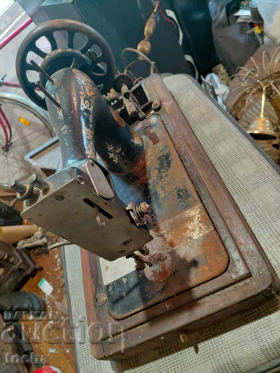 Παράδοση Ραπτομηχανή Singer . BZC Παράδοση Ραπτομηχανή Singer . BZC