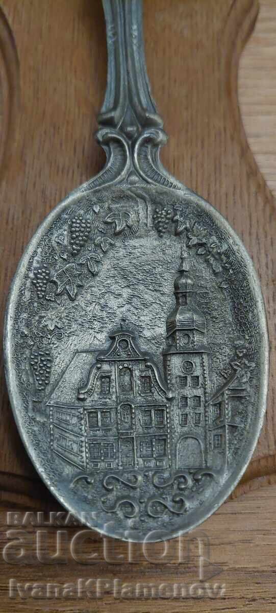 Suvenir pentru cunoscători cu preț 20.00 BGN | € 10.23