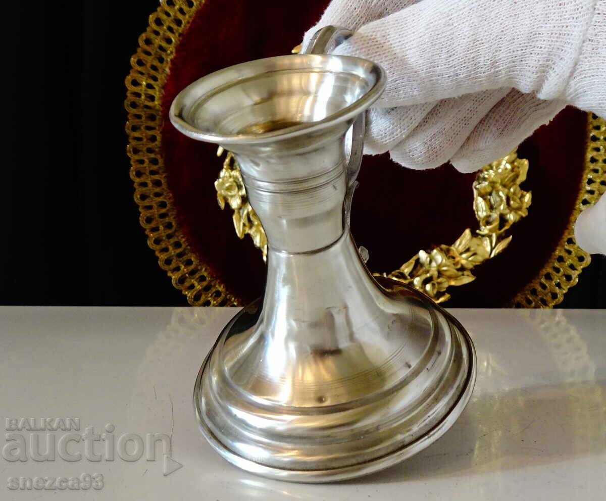 Доставка на Калаен свещник с дръжка 9 см. Доставка на Калаен свещник с дръжка 9 см.