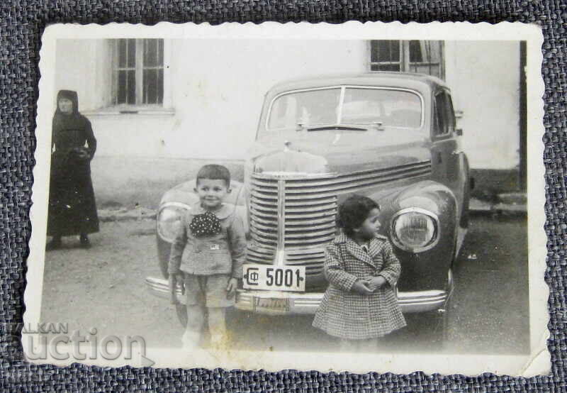 Old photo of a car
