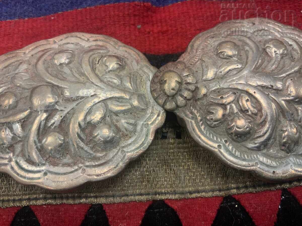 Auction Renaissance silver buckles, minted and cast Auction Renaissance silver buckles, minted and cast