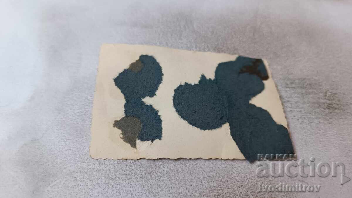 Φωτογραφία Άνδρες και γυναίκες που κολυμπούν στη θάλασσα με τιμή 1.35 BGN | € 0.69