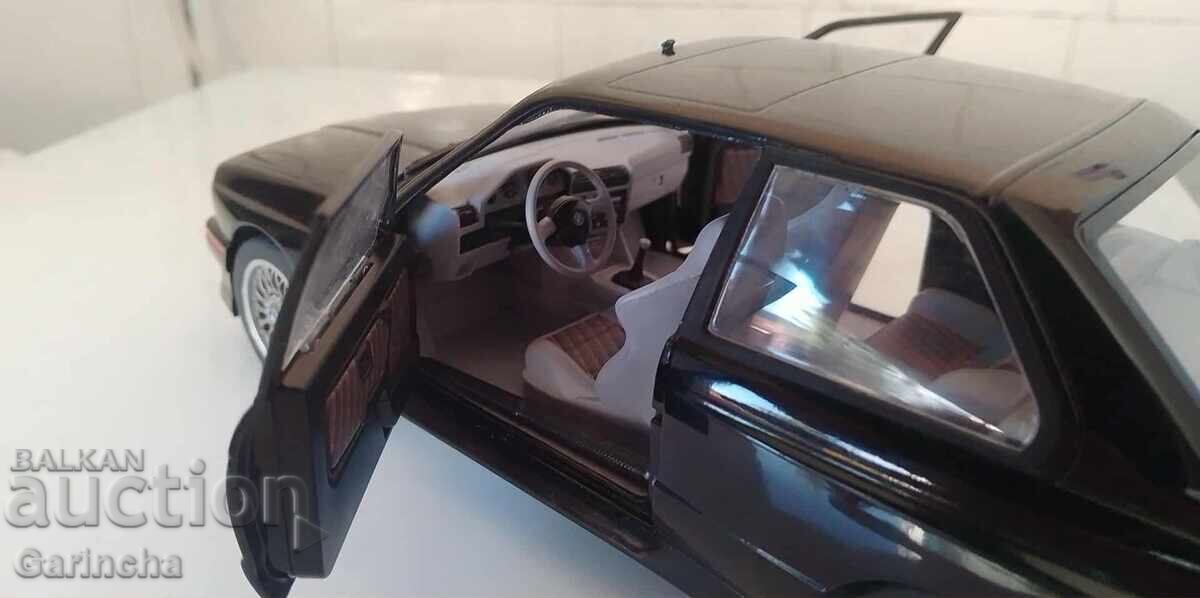 BMW E30 Solido 1/18 - 6