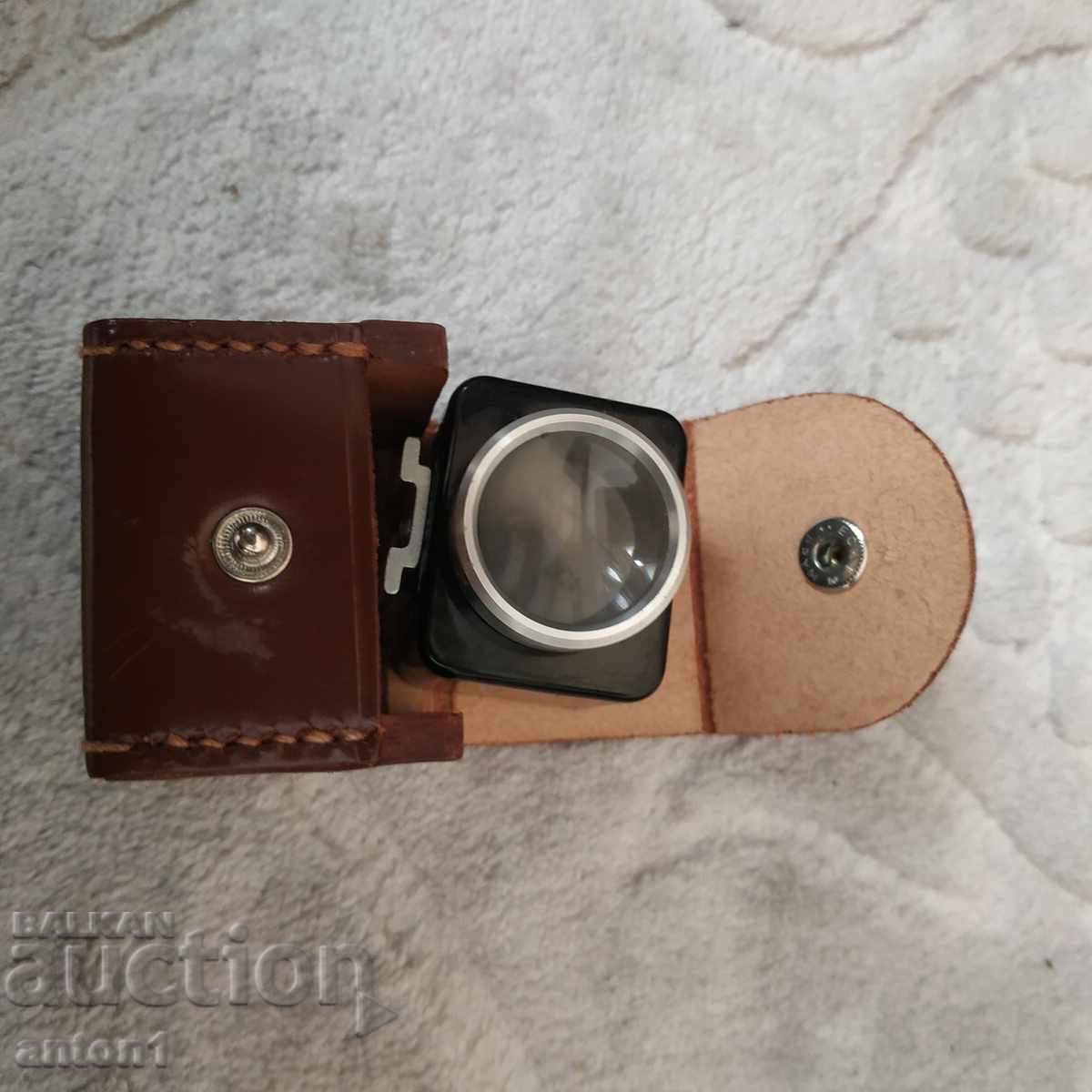 Licitație Vizor pentru cameră