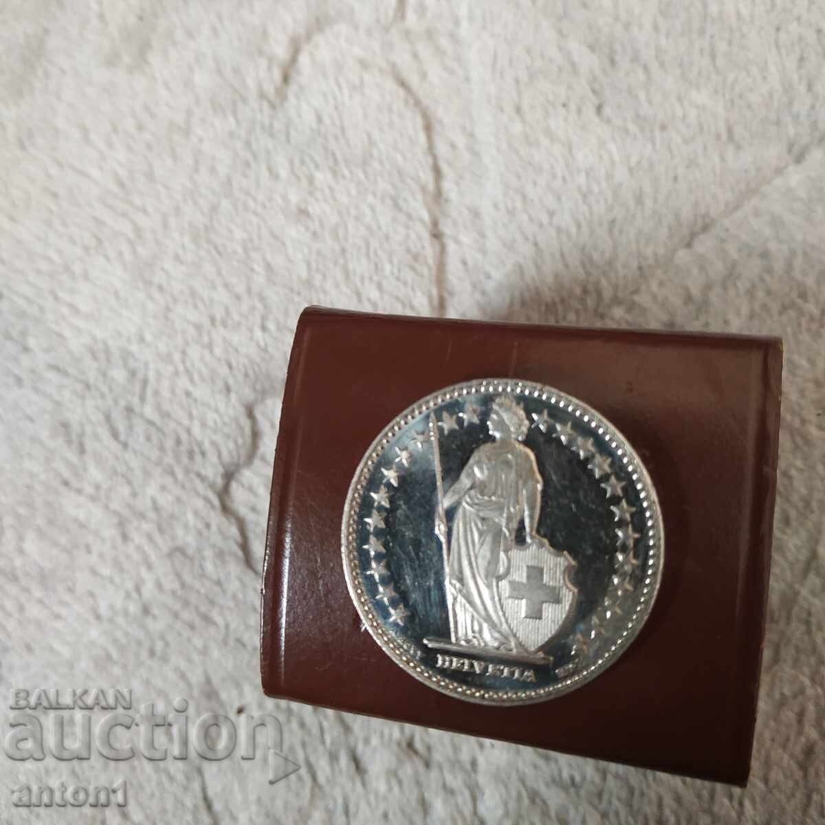 2 φράγκα με τιμή 25.00 BGN | € 12.78 2 φράγκα με τιμή 25.00 BGN | € 12.78