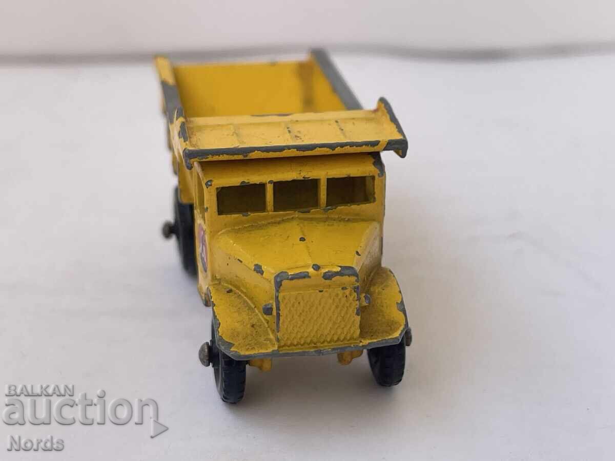 Количка  MATCHBOX с цена 5.00 лв. | € 2.56