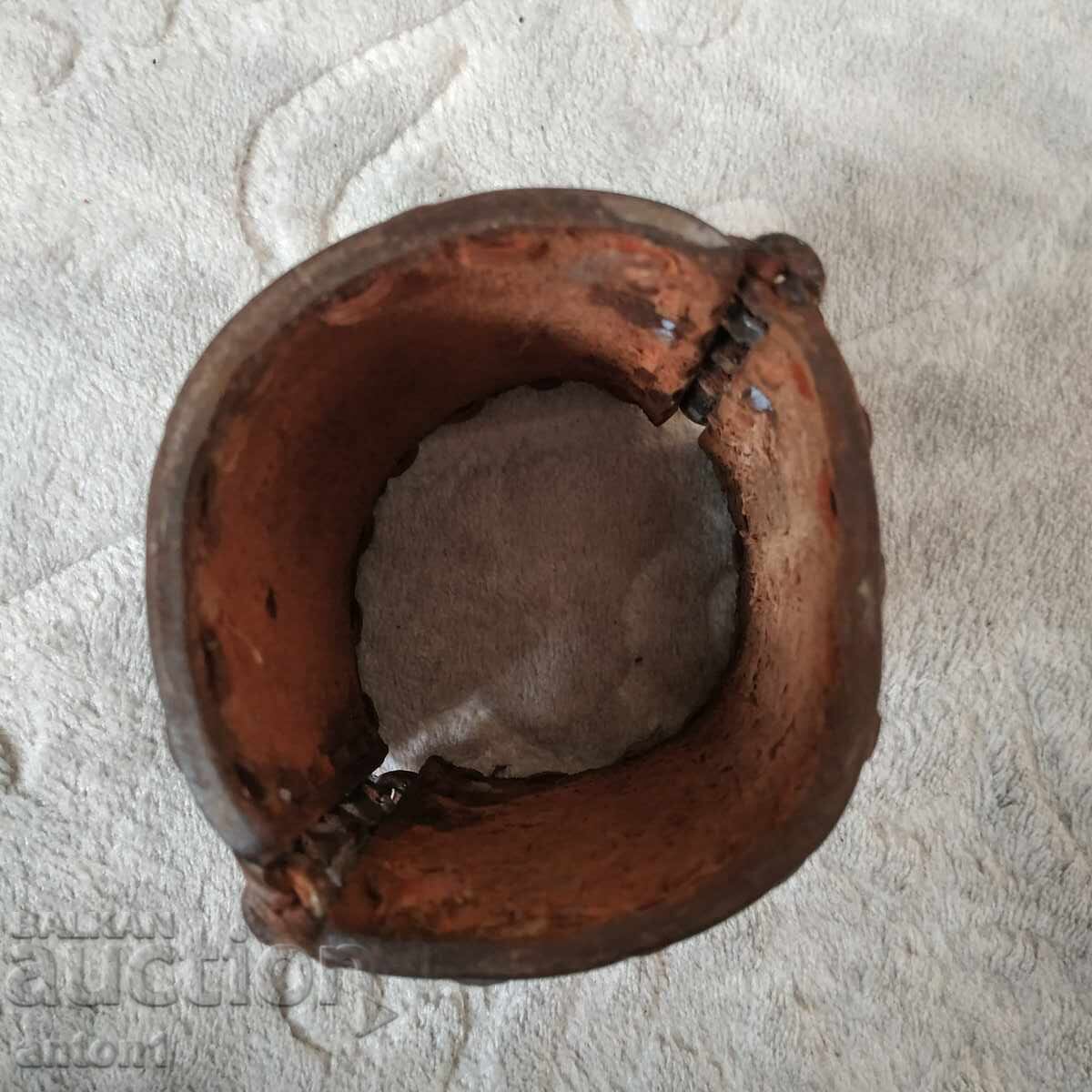 Licitație O brățară din piele