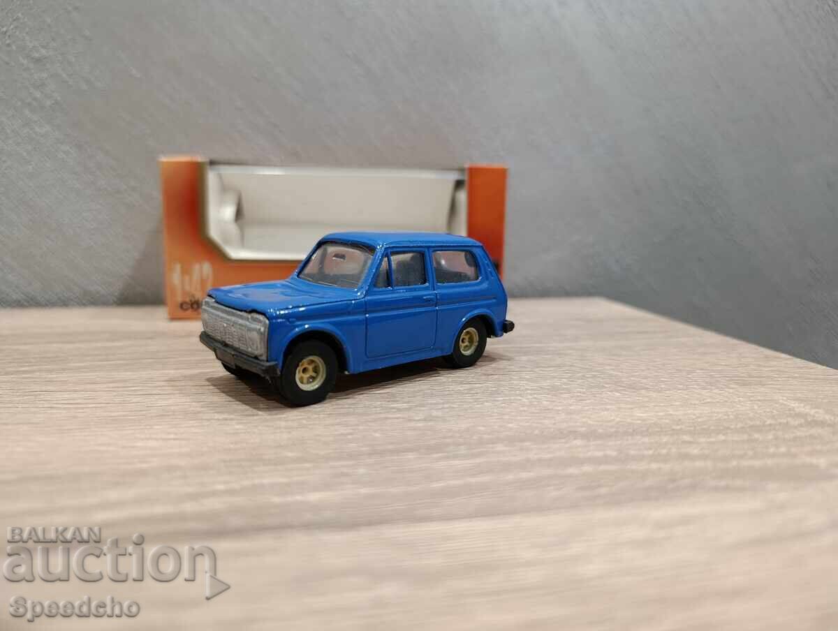 Cărucior bulgăresc Lada Niva - Micro cu preț € 24.54 | 48.00 BGN