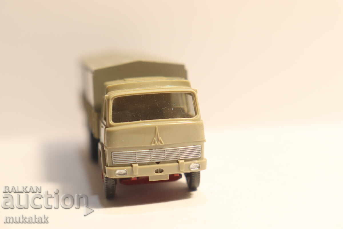 WIKING H0 1/87 MAGIRUS REMORCĂ CAMION MODEL cu preț 10.00 BGN | € 5.11