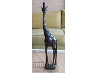 Sculptură în lemn masiv pentru cunoscători