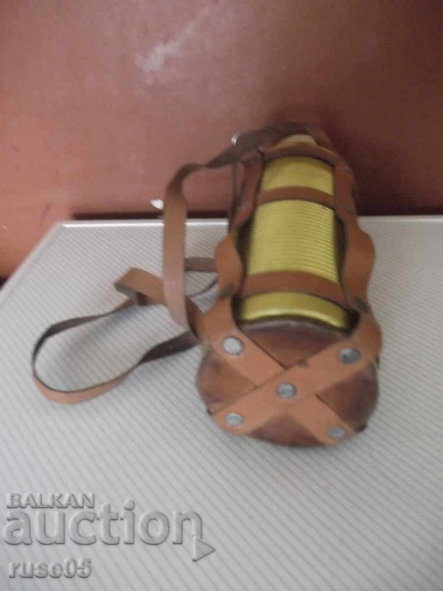 Παράδοση Θερμός με δερμάτινη λαβή από την σοσιαλιστική εποχή, καινούργιος