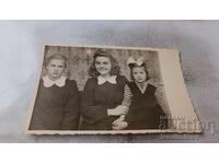 Foto Trei fete tinere