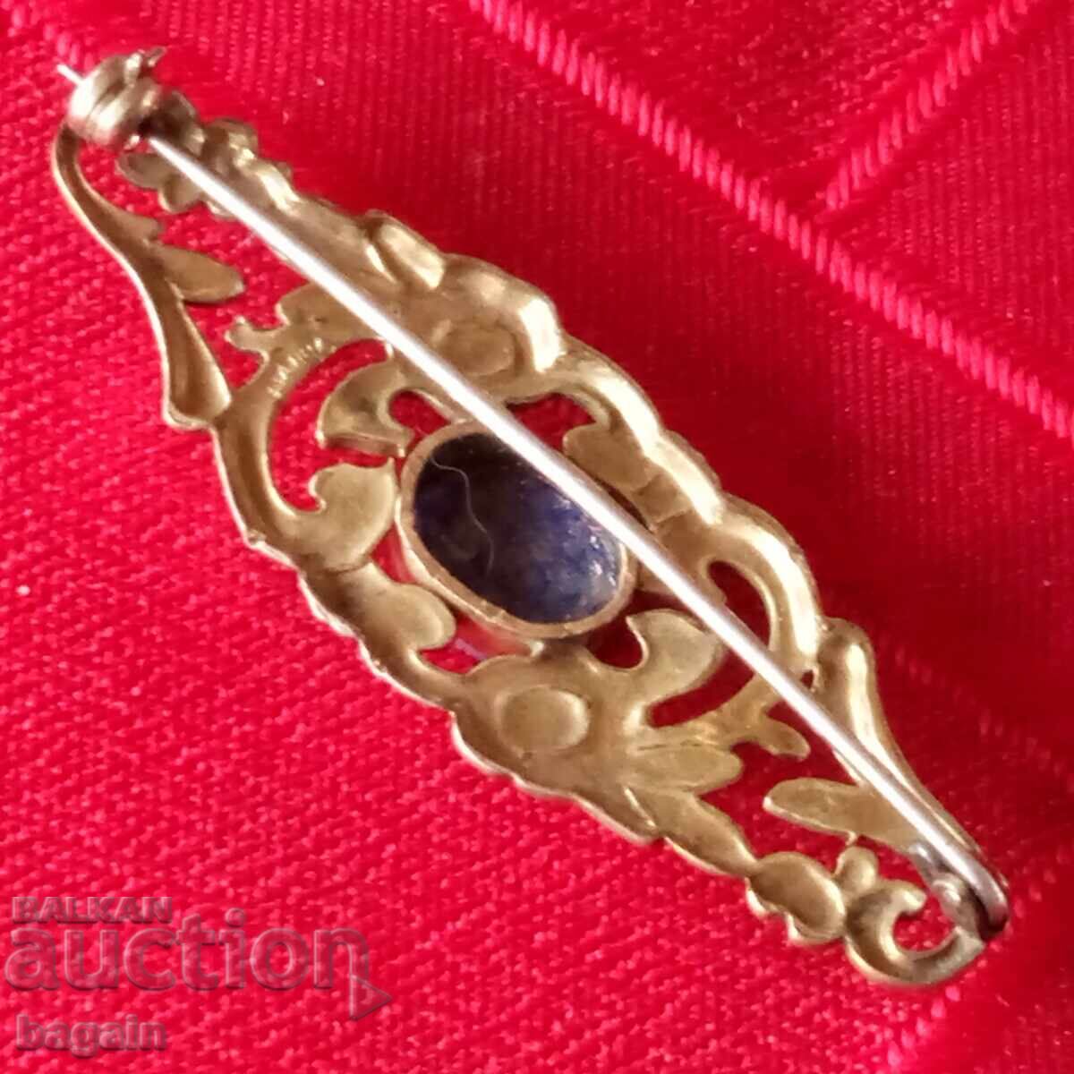 Доставка на Уникална брошка с лапис лазили.