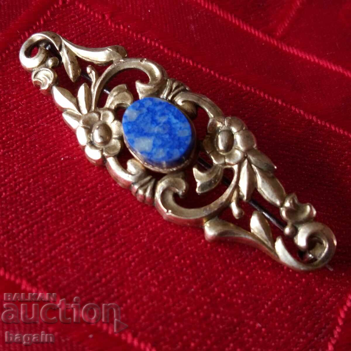 Уникална брошка с лапис лазили.