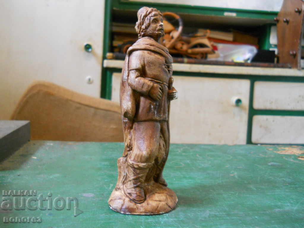 Статуетка от сцената на Рождество Христово с цена 15.00 лв. | € 7.67 Статуетка от сцената на Рождество Христово с цена 15.00 лв. | € 7.67