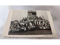 Снимка Ученици със своя учител