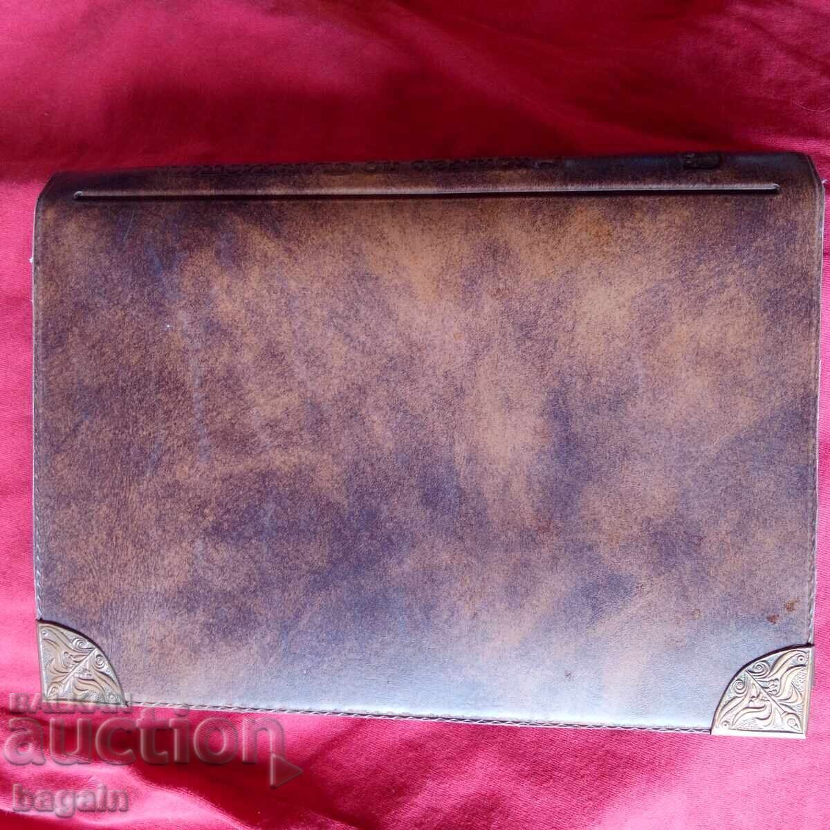 Δημοπρασία Μοναδικό τετράδιο Δημοπρασία Μοναδικό τετράδιο