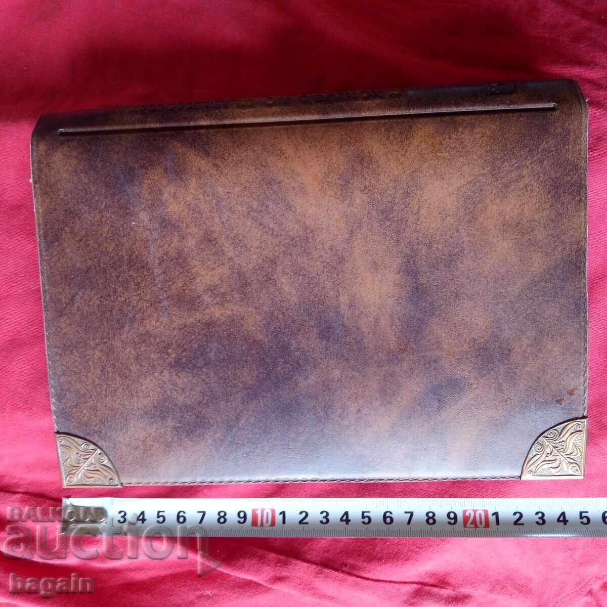 Παράδοση Μοναδικό τετράδιο Παράδοση Μοναδικό τετράδιο