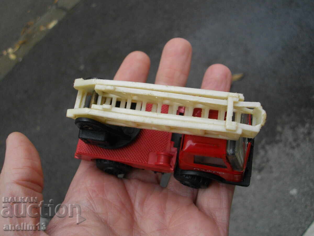 Auction  SOC SHEET METAL TOY MICRO MIR DEVELOPMENT
