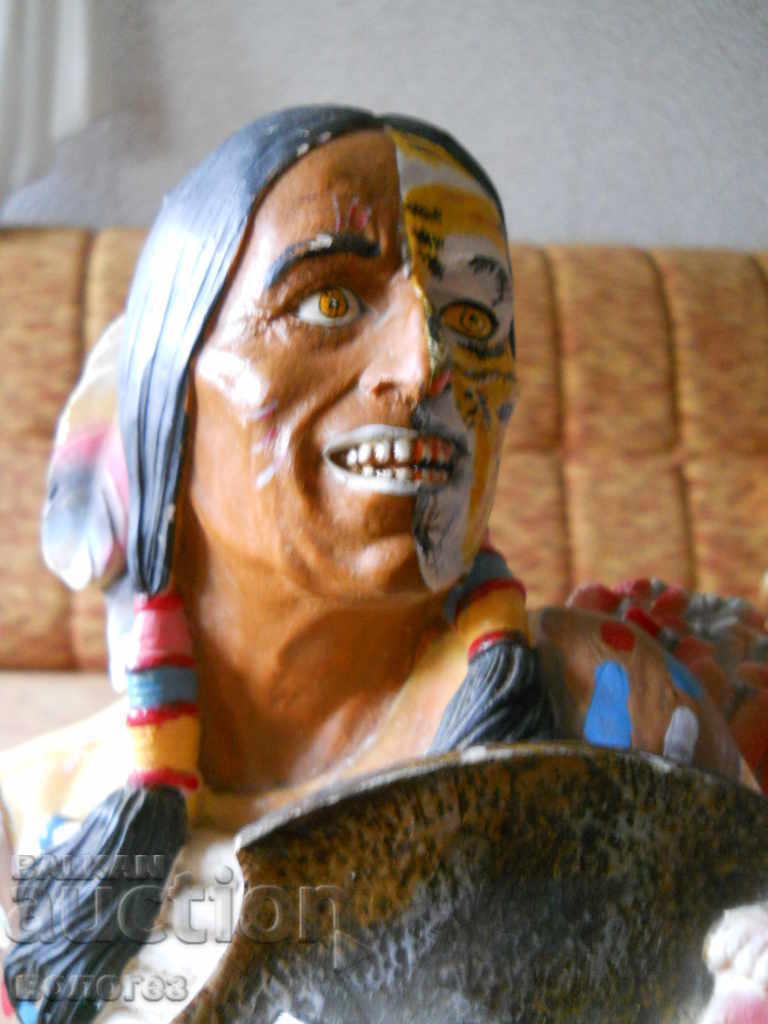 Ένα μεγάλο αγαλματίδιο - ένας Ινδός με τιμή 40.00 BGN | € 20.45 Ένα μεγάλο αγαλματίδιο - ένας Ινδός με τιμή 40.00 BGN | € 20.45