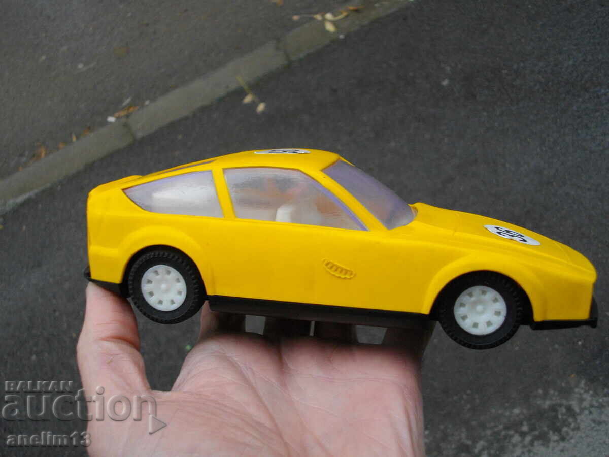 КОЛЕКЦИОНЕРСКА БЪЛГАРСКА ДЕТСКА ИГРАЧКА КОЛИЧКА