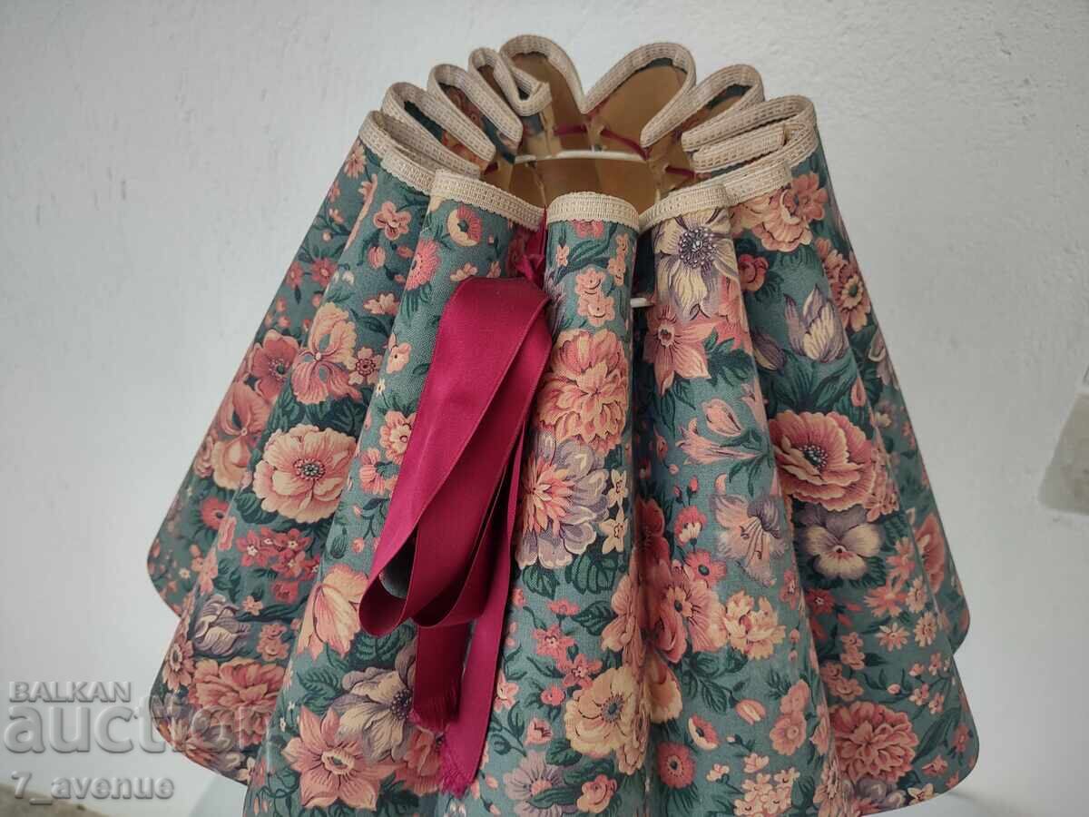 Livrarea Veche lampă foarte frumoasă 23.11.25 Livrarea Veche lampă foarte frumoasă 23.11.25