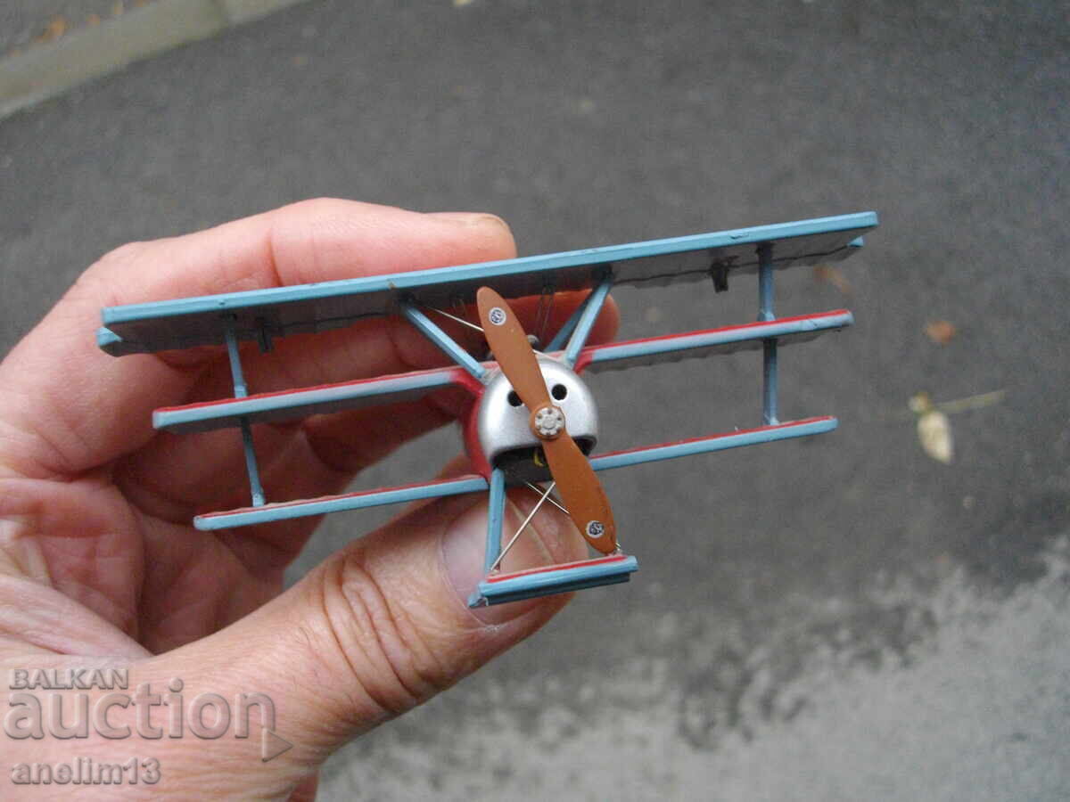 Auction  COLLECTOR'S METAL AIRPLANE AIRPLANE TOY