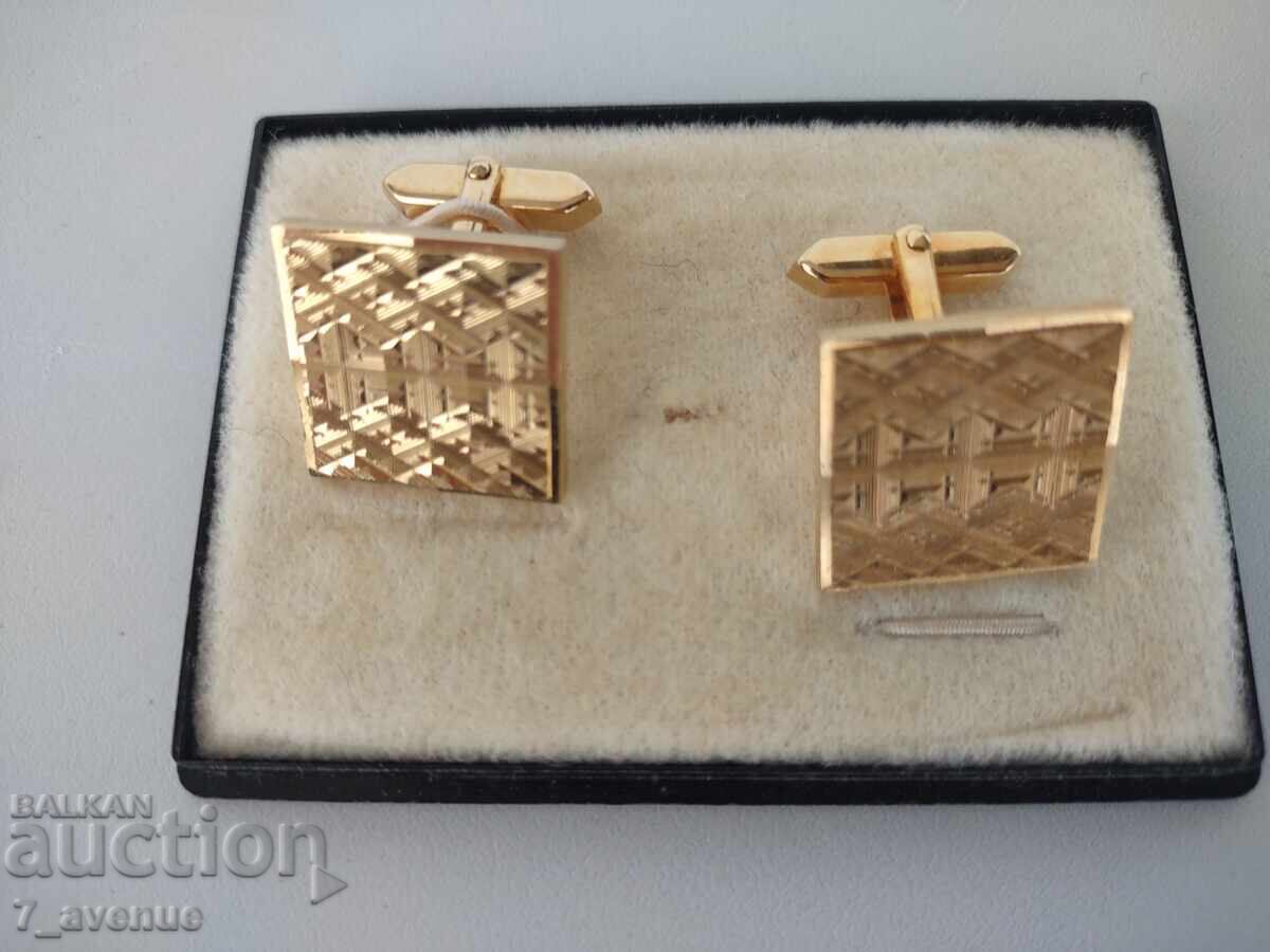 Licitație Butoni, eleganți, stilati, 23.11.25