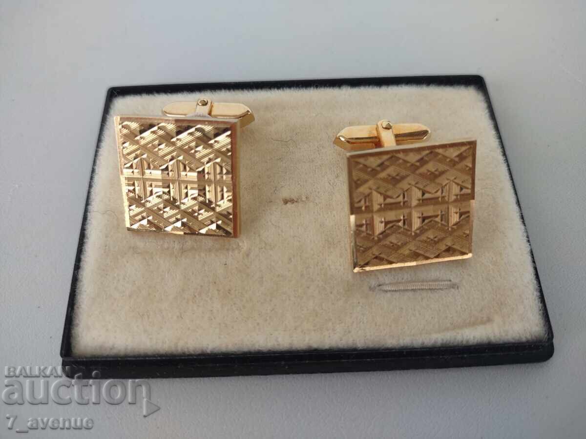 Butoni, eleganți, stilati, 23.11.25