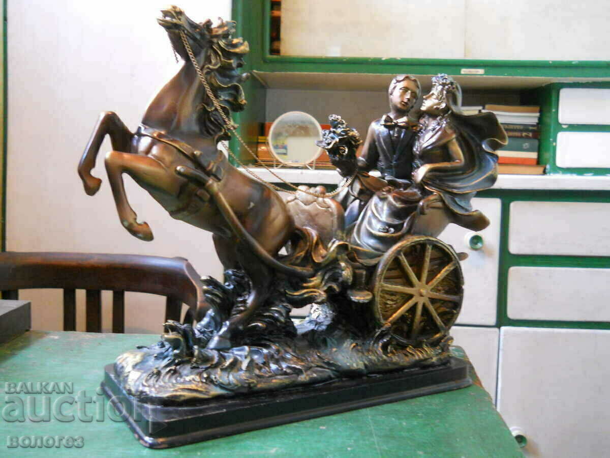 Large statuette - chariot with newlyweds