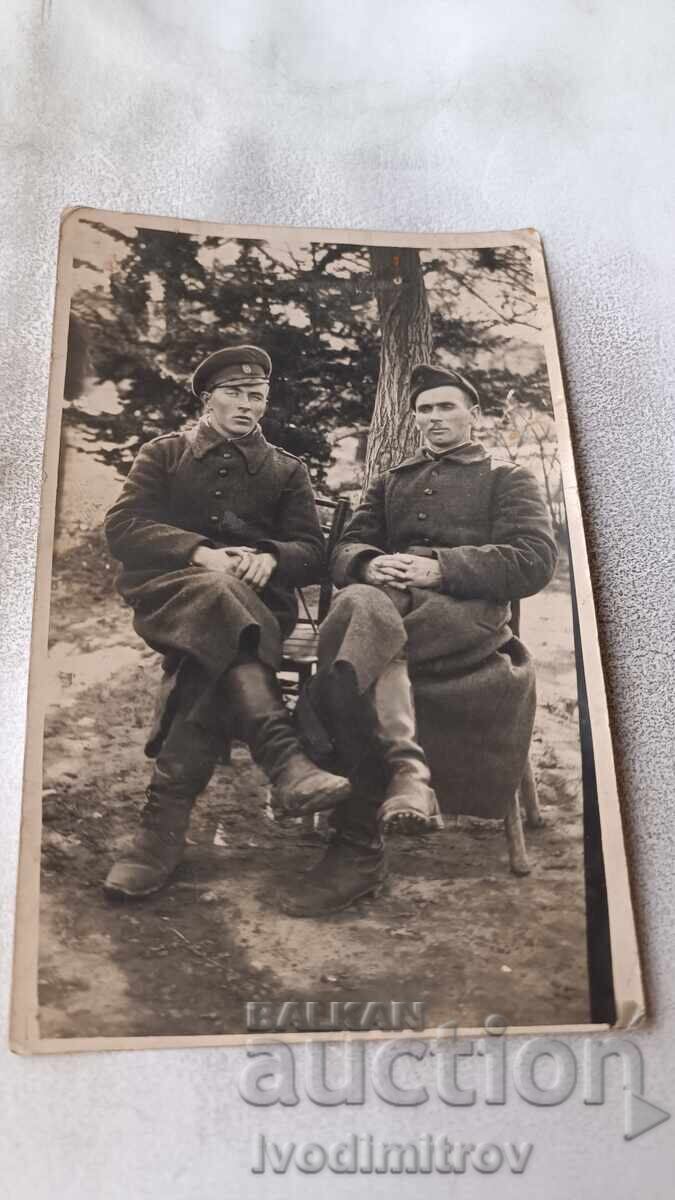 Снимка Двама войници Снимка Двама войници
